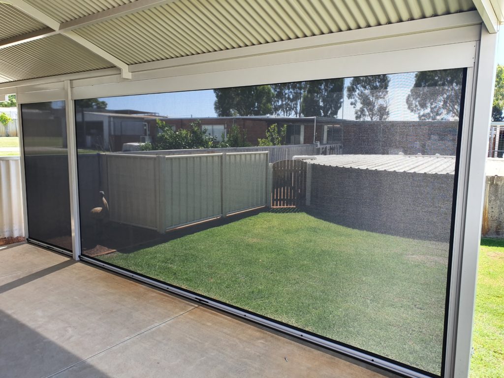 Clean views with high quality outdoor blinds