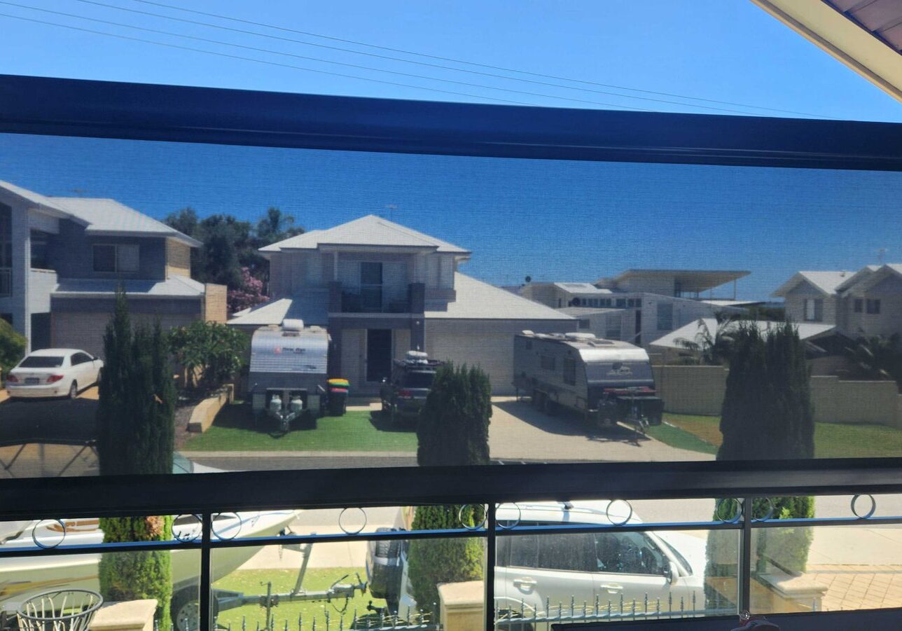 Clear view through Vistaweave 95 mesh balcony blind